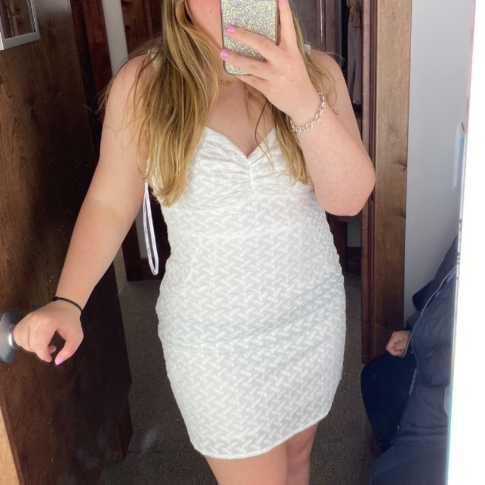 WHITE DRESS